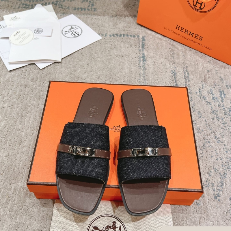 H**mes slippers